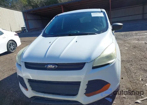 2014 Ford Escape S z USA, uszkodzony, nr VIN 1FMCU0F73EUD09950